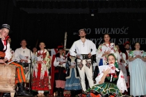 PATRIOTYCZNE OBRAZY PIEŚNIĄ MALOWANE