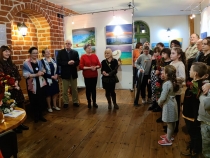 ATRYBUTY I SYMPTOMY W MALARSTWIE PEJZAŻOWYM – poplenerowa wystawa wędrująca VIII Letniej Szkoły Seniora Dziwnówek 2022.